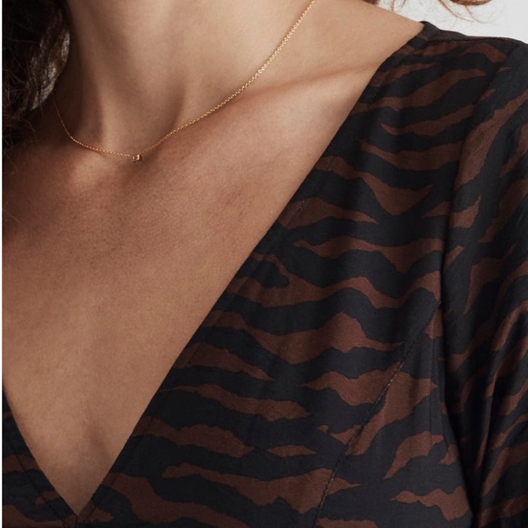 Madewell abstract print V neck mini dress. - Picture 5 of 5